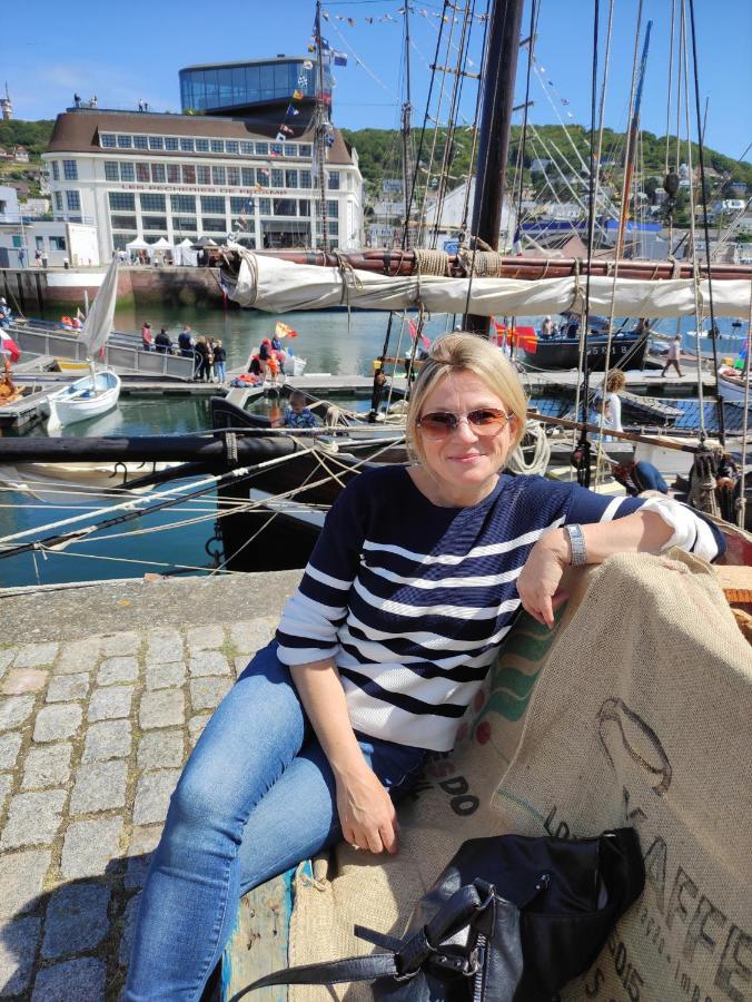 Le Reflet Des Voiles Face Au Port De Fecamp Lägenhet Exteriör bild